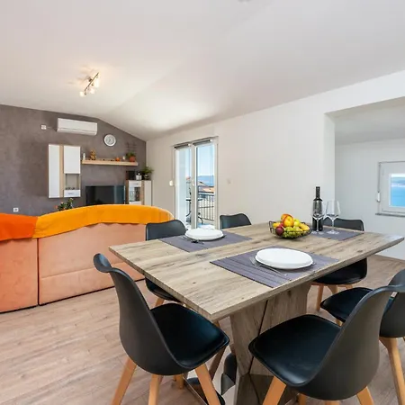 Plesa Apartment