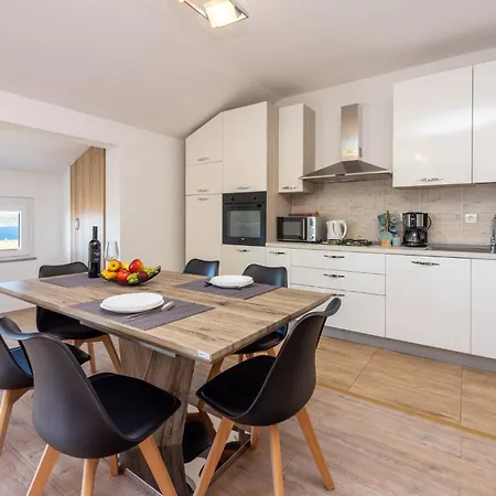 Apartment Plesa *